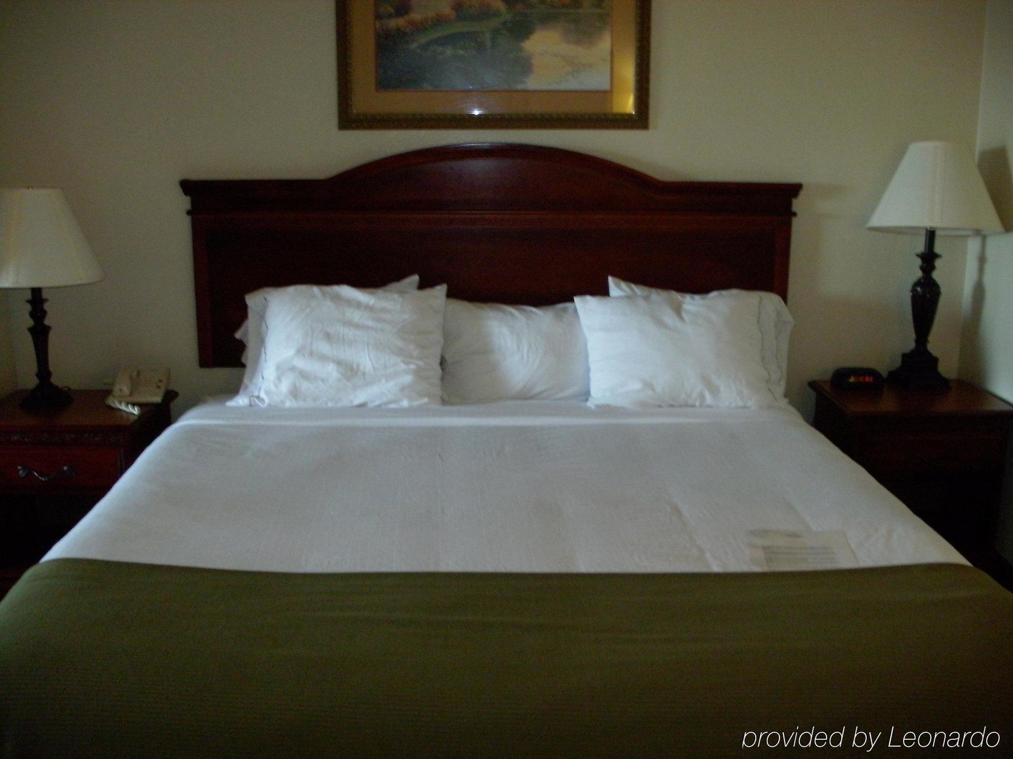 Holiday Inn Express Hotel & Suites Laurinburg By Ihg Habitación foto